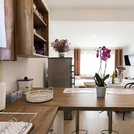 De Rosa Apartment